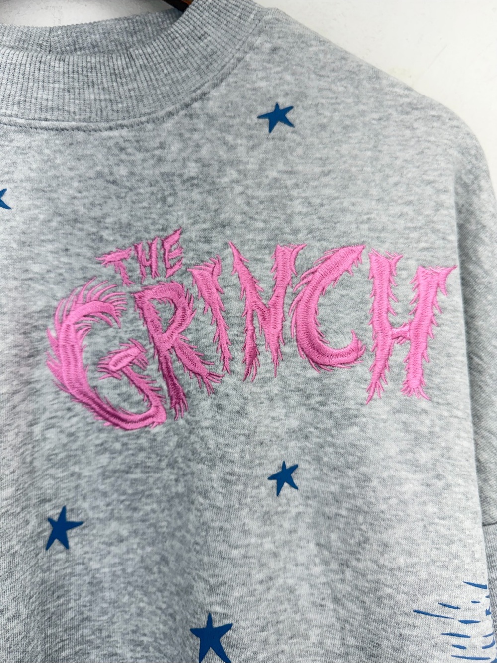 Hybrid Apparel size XL Women’s Gray Grinch Whoville Dr. Seuss Sweatshirt NWT - Picture 4 of 9